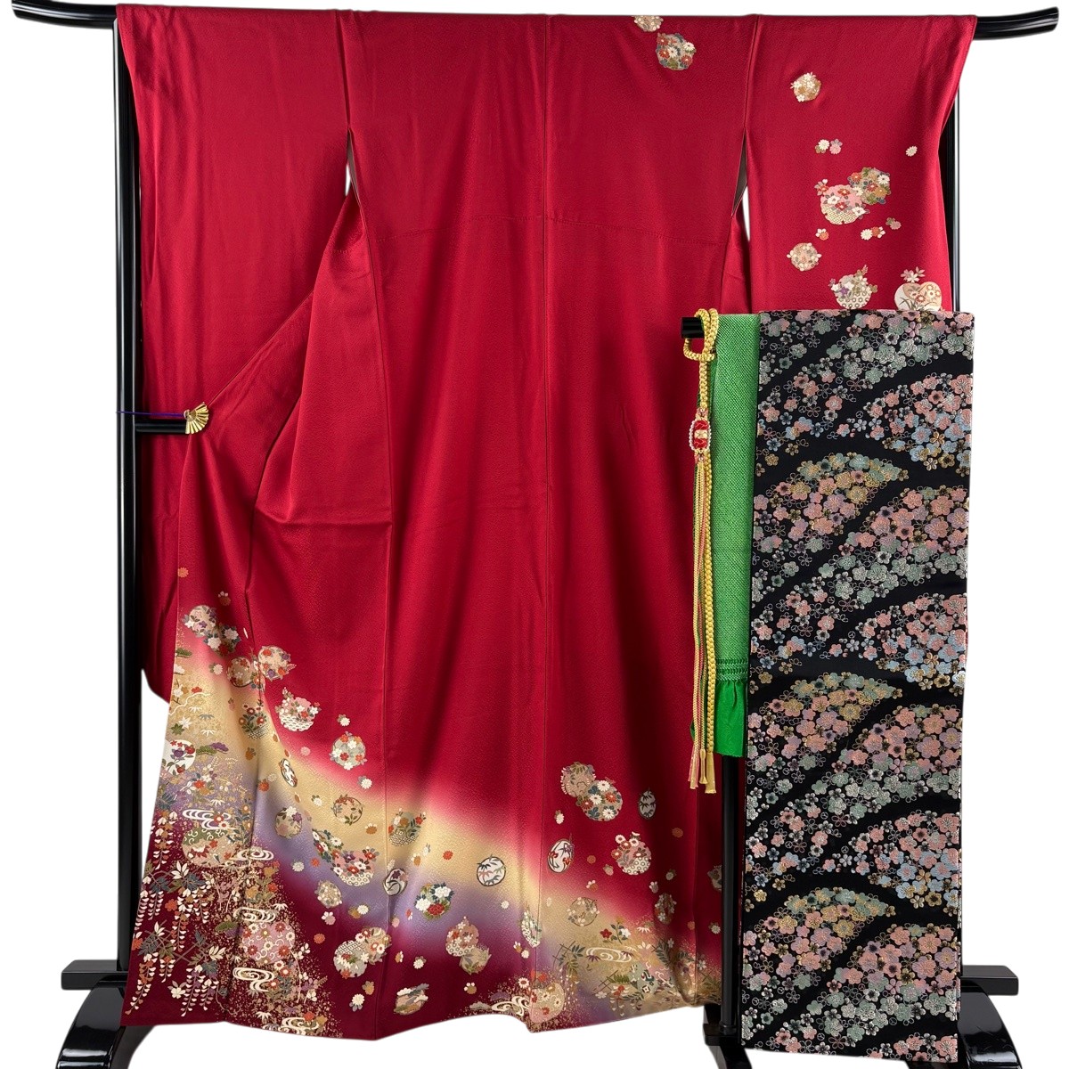 振袖 身たけ167糎 裄丈67.5糎 L 袷 袋帯フルセット 花丸文 松竹梅 金彩 染め分け 赤 正絹 秀品 【中古】