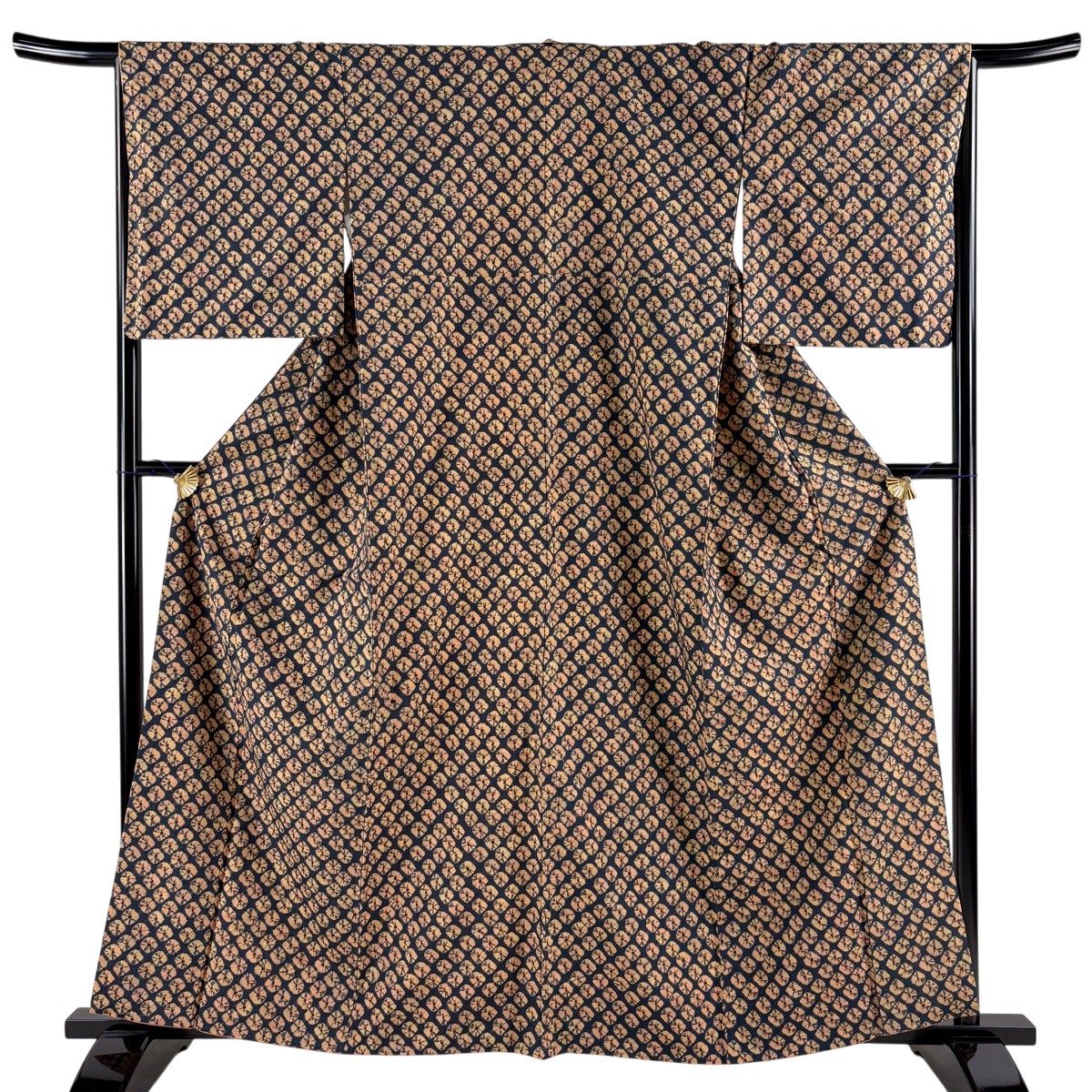 【美品】 小紋 身の丈161珊 裄丈65.5珊 M 袷 紬地 幾何学学 絞り 紺色 正絹 神品 【中古】 msp50