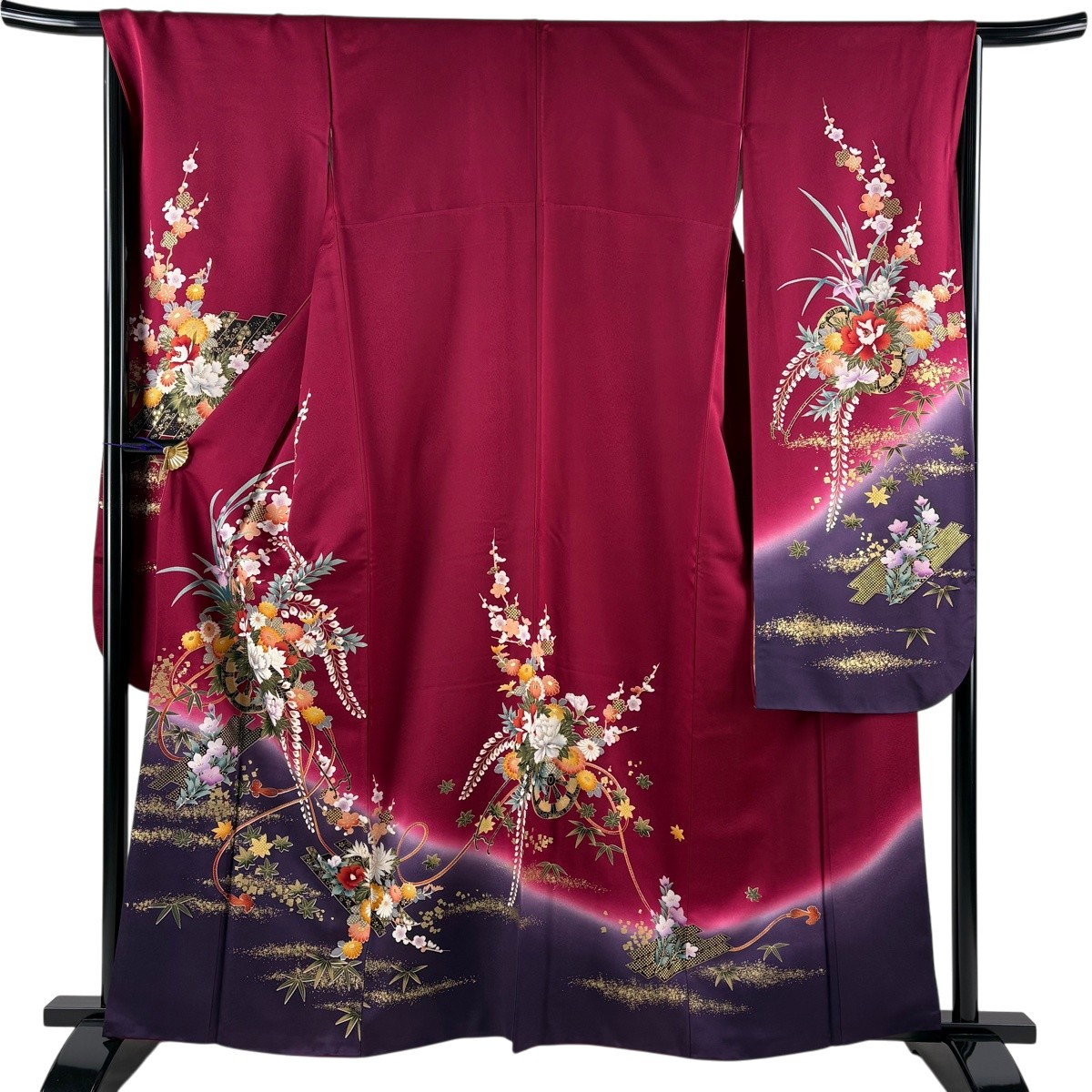 【美品】 振袖 身の丈161糎 裄丈65.5糎 M 袷 割れ易い 花筏 金彩 染め分け えんじ色 正絹 秀品 【中古】 msp30