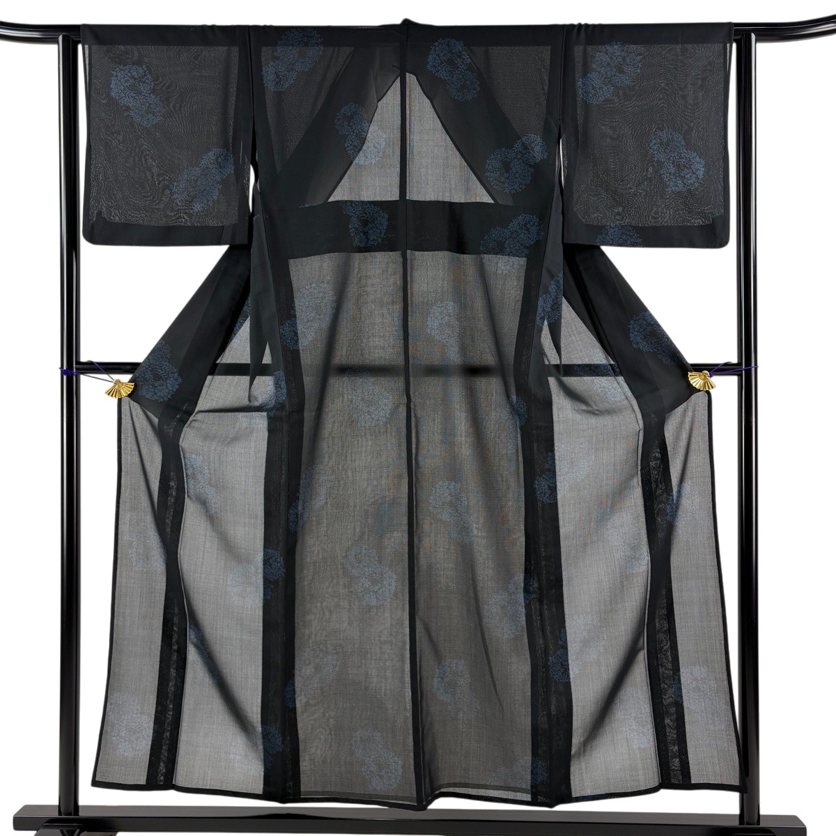 【美品】 紬 身たけ154糎 裄丈62.5糎 S 薄物 夏紬 花丸文 黒 正絹 秀品 【中古】 msp30
