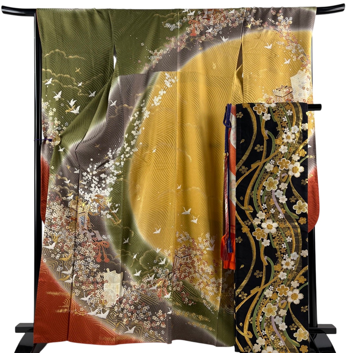 【美品】 振袖 身たけ163糎 裄丈69糎 L 袷 袋帯フルセット 御所車 鶴 金糸 金彩 鶯色 正絹 秀品 【中古】