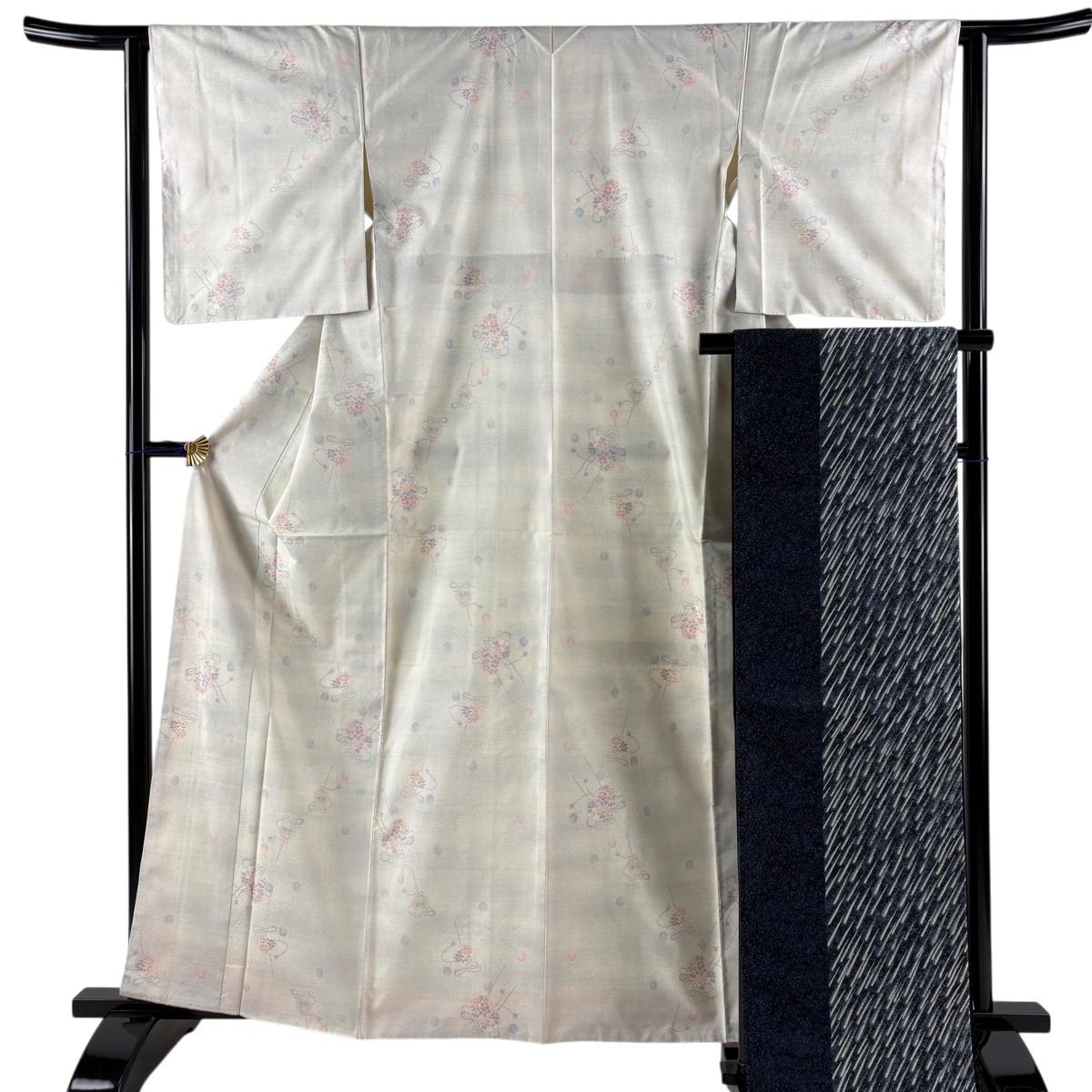 【美品】 大島紬 身の丈162珊 裄丈62珊 S 袷 袋帯書き割り 証紙あり かんざし 顕花植物 白泥染 皮膚軟化剤 正絹 神品 【中古】