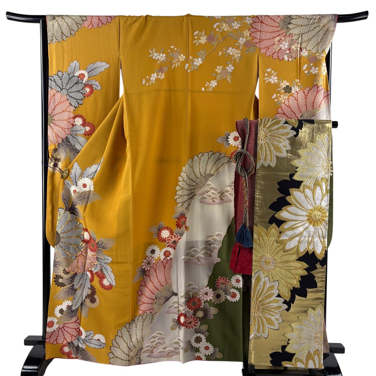 振袖 身たけ164糎 裄丈66糎 M 袷 袋帯フルセット 菊 疋田 金糸 金彩 山吹色 正絹 秀品 【中古】