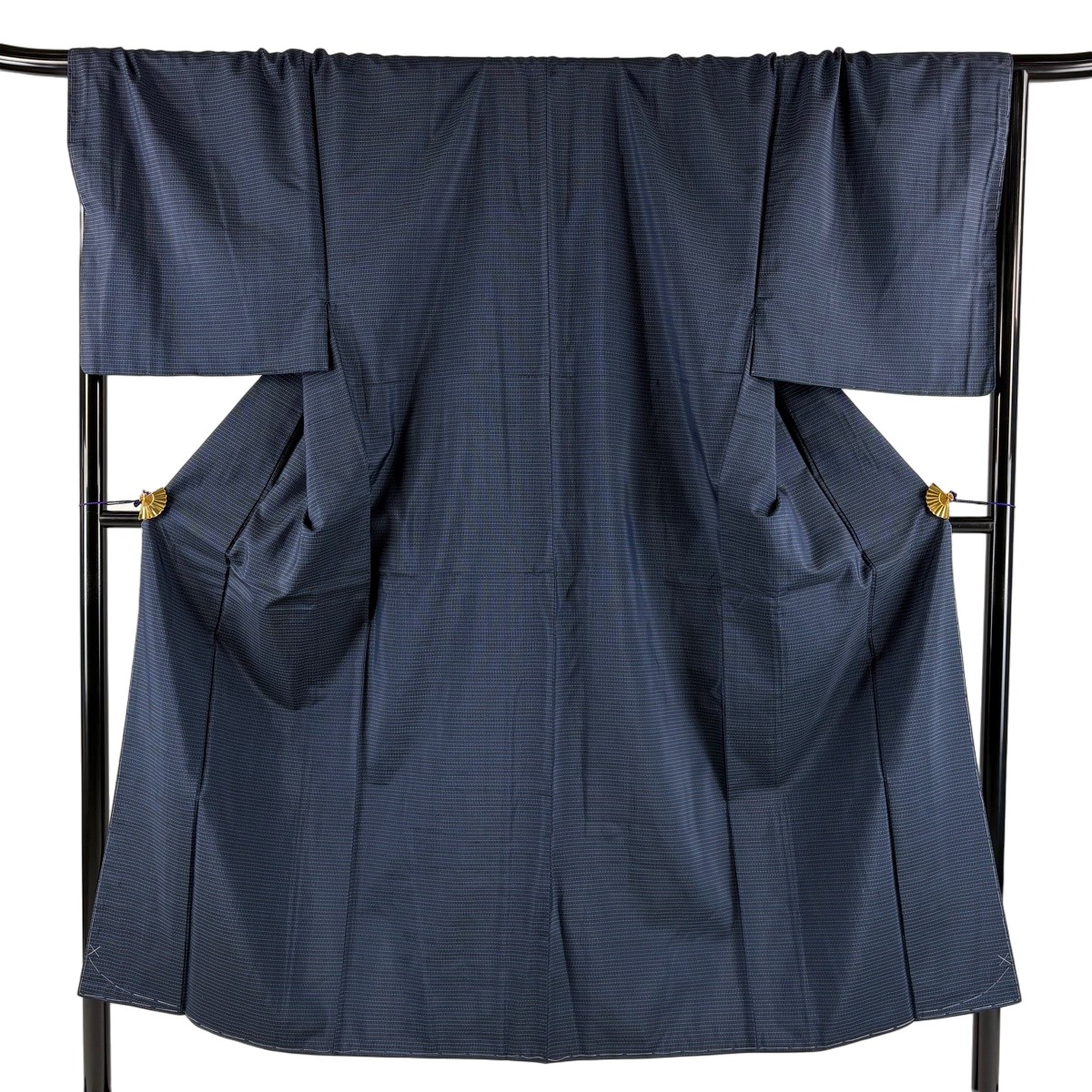 【美品】 男御召しもの 身の丈148糎 裄丈72.5糎 M 袷 大島紬 合奏団 やまと 証紙あり 幾何学学 紺色 正絹 秀品 【中古】
