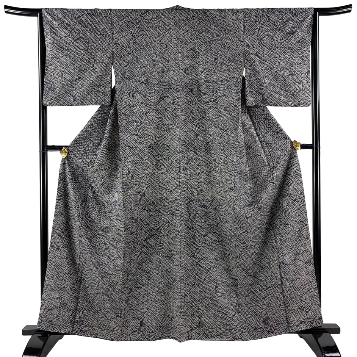【美品】 小紋 身の丈162珊 裄丈63.5珊 S 袷 波 疋田 黒灰 正絹 神品 【中古】