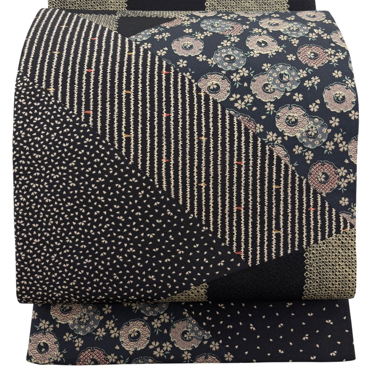 【美品】 袋帯 秀品 雪輪 桜 絞り 黒 お太鼓柄 正絹 【中古】