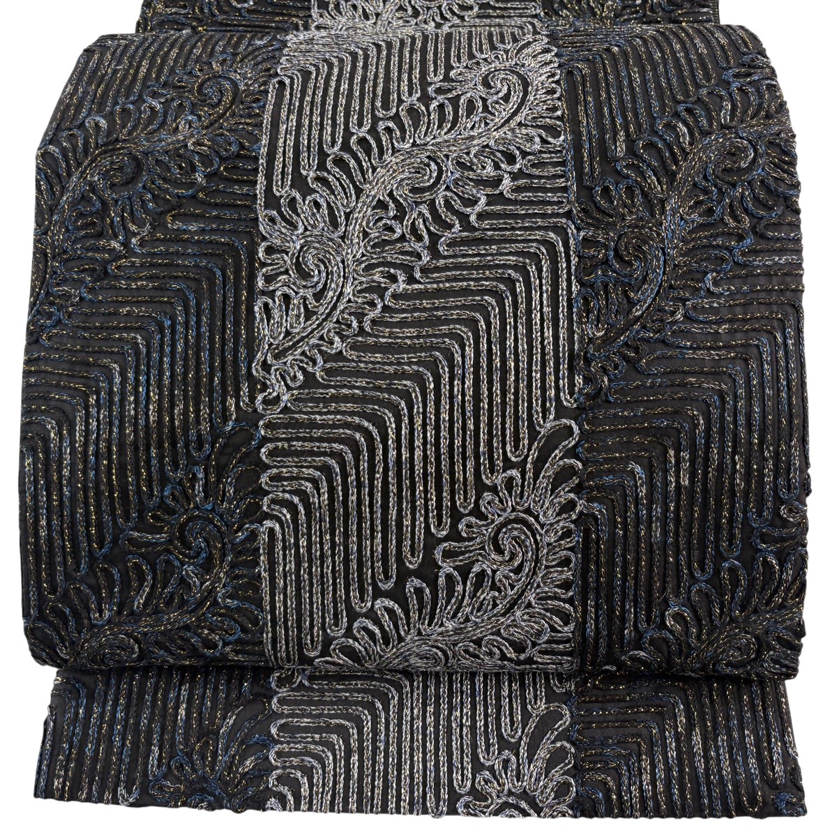 【美品】 袋帯 神品 無月 唐草 幾何学学飾りつけ 箔 黒 全通 正絹 【中古】
