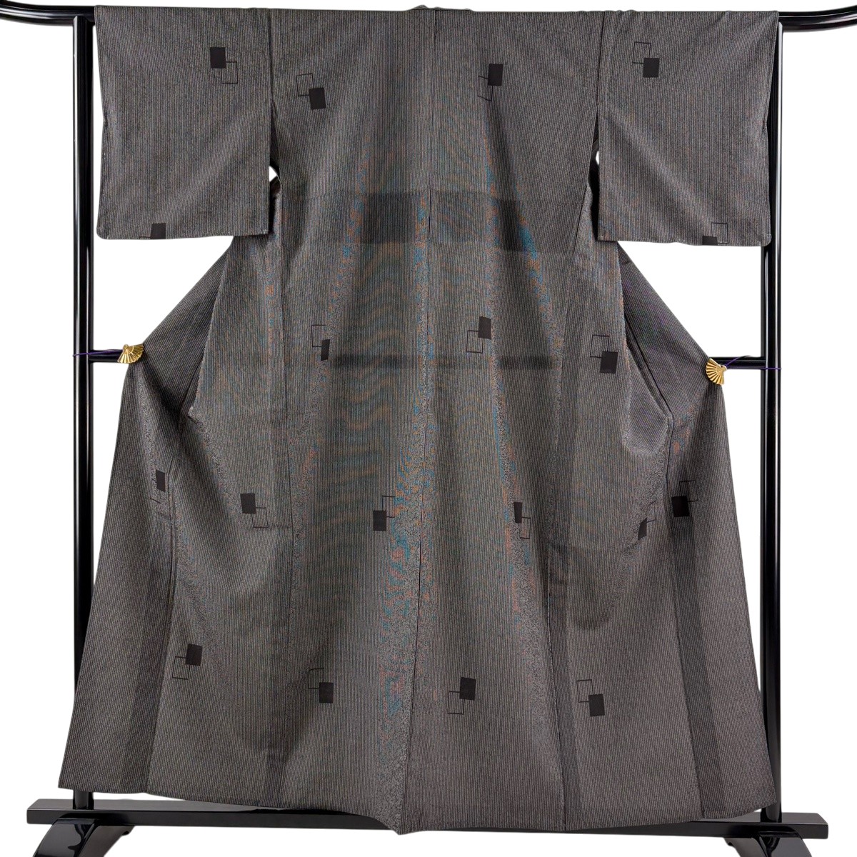 【美品】 紬 身の丈157糎 裄丈64糎 M 単衣 縞 幾何学学飾りつけ 黒灰 正絹 名篇 【中古】