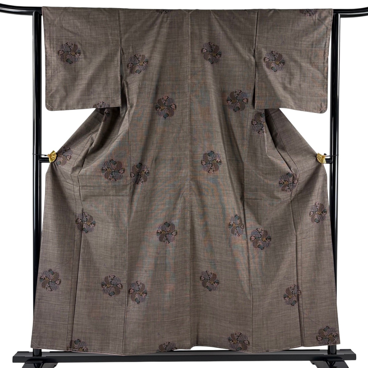 【美品】 大島紬 身の丈158糎 裄丈63糎 S 袷 純泥染 証紙あり 花 組紐 焦茶色 正絹 名篇 【中古】