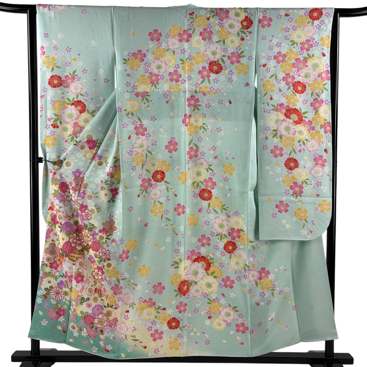 振袖 身の丈154糎 裄丈64.5糎 M 袷 花籠 桜 金彩 ぼかし 薄緑 正絹 名篇 【中古】