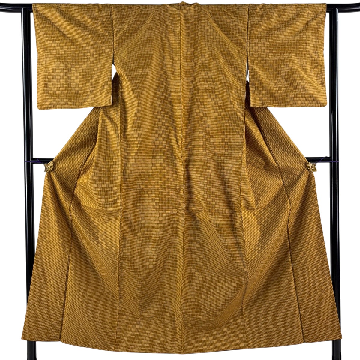 【美品】 紬 身の丈152糎 裄丈61.5糎 S 袷 幾何学学 イエローオーカー色 正絹 名篇 【中古】