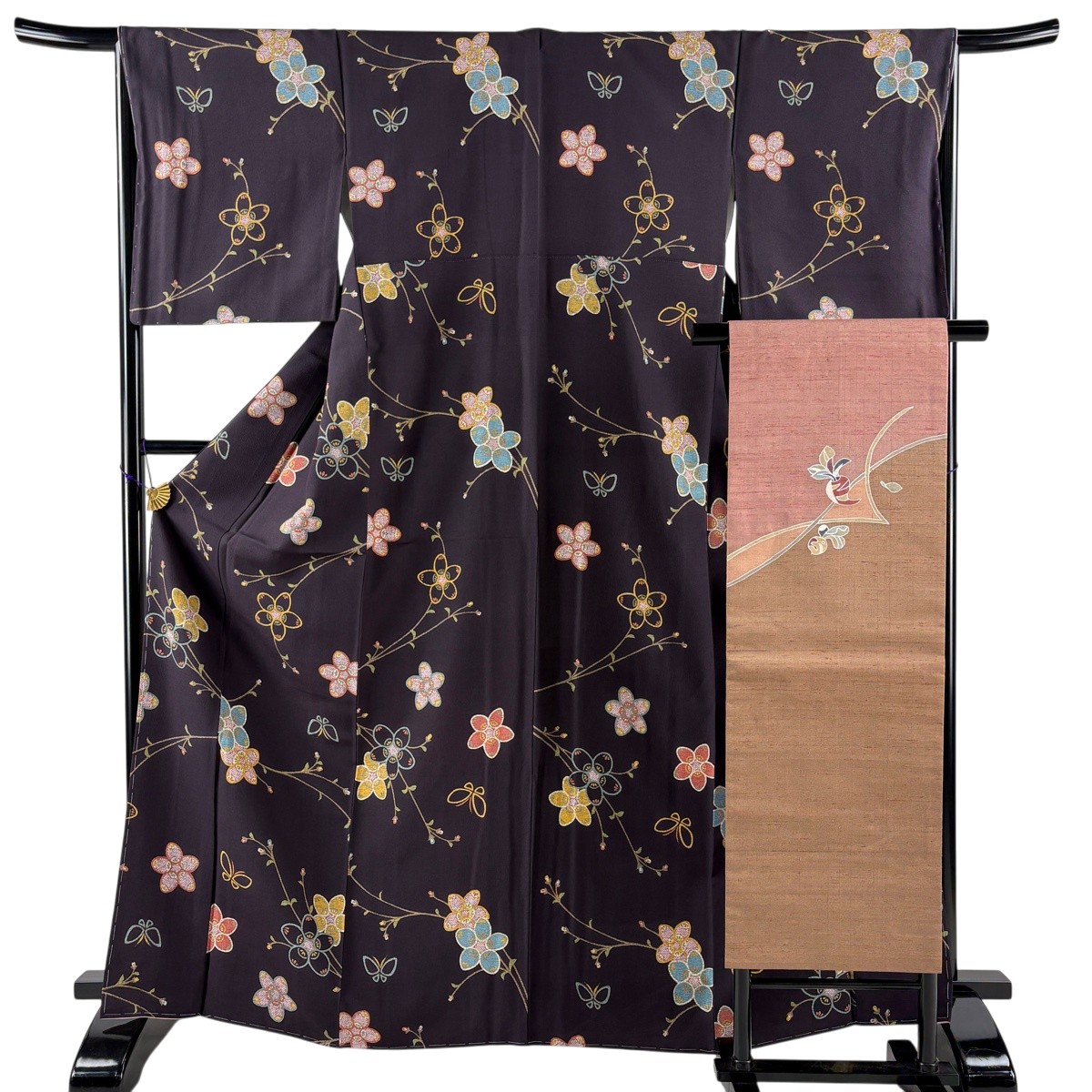 【美品】 小紋 身たけ168糎 裄丈66糎 M 袷 名古屋帯仕掛ける 蝶 枝花 濃紫 正絹 秀品 【中古】
