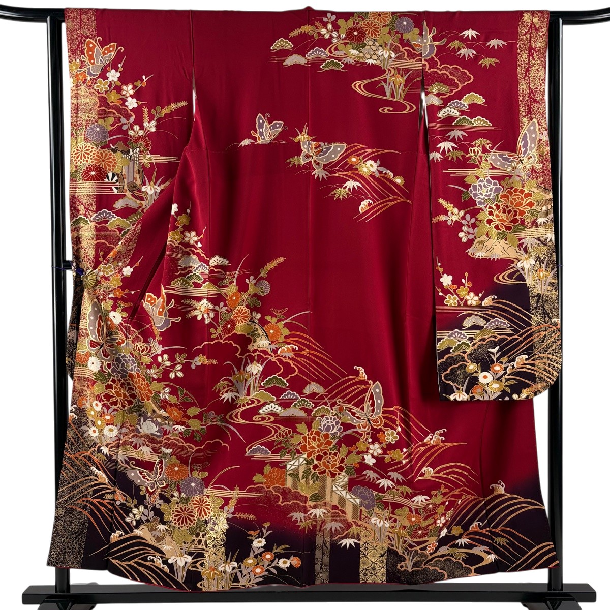 【美品】 振袖 身の丈155珊 裄丈62.5珊 S 袷 蝶 名取り草 金彩 ぼかし 赤 正絹 神品 【中古】