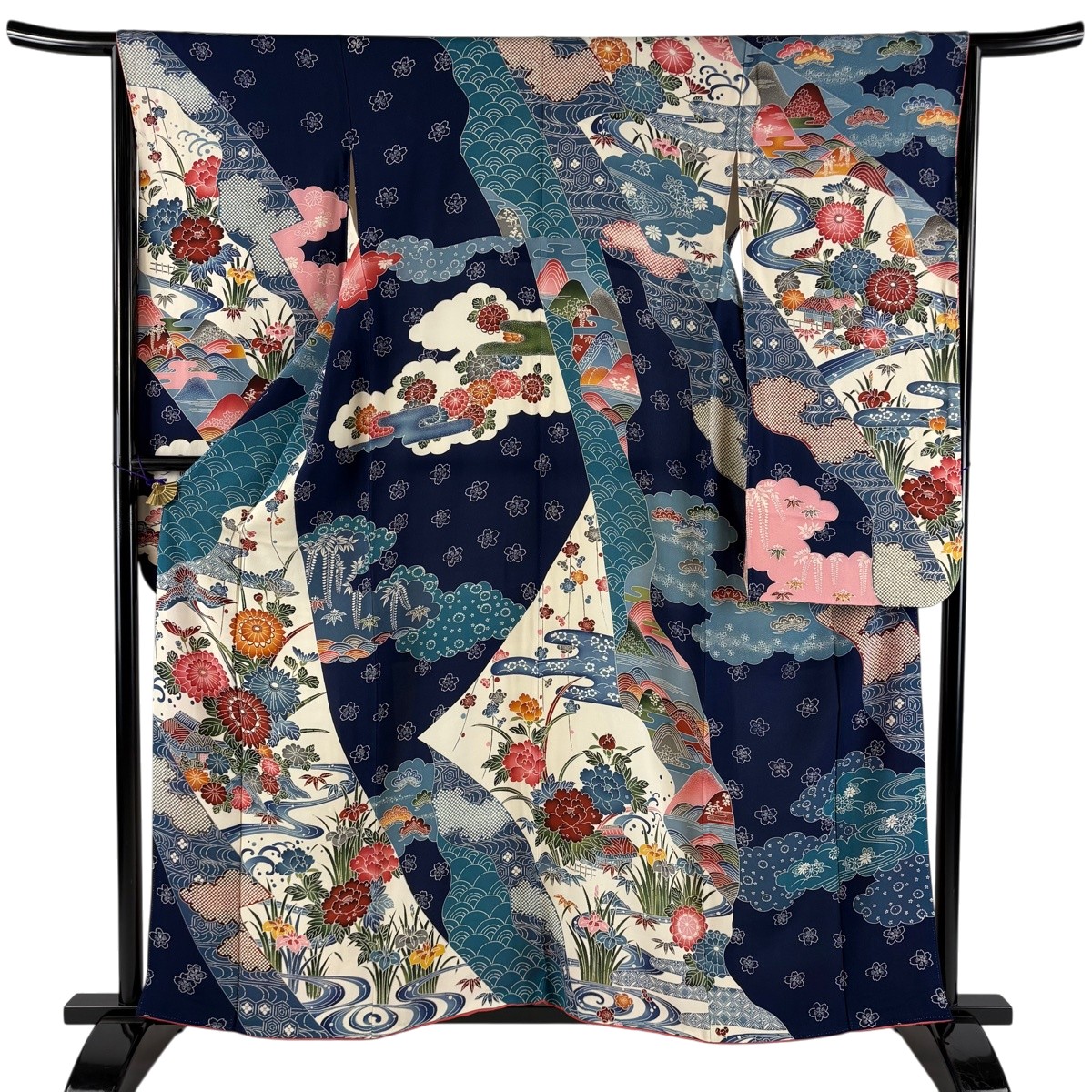 振袖 身の丈159.5珊 裄丈65珊 M 袷 菊 水筋 紺色 正絹 神品 【中古】