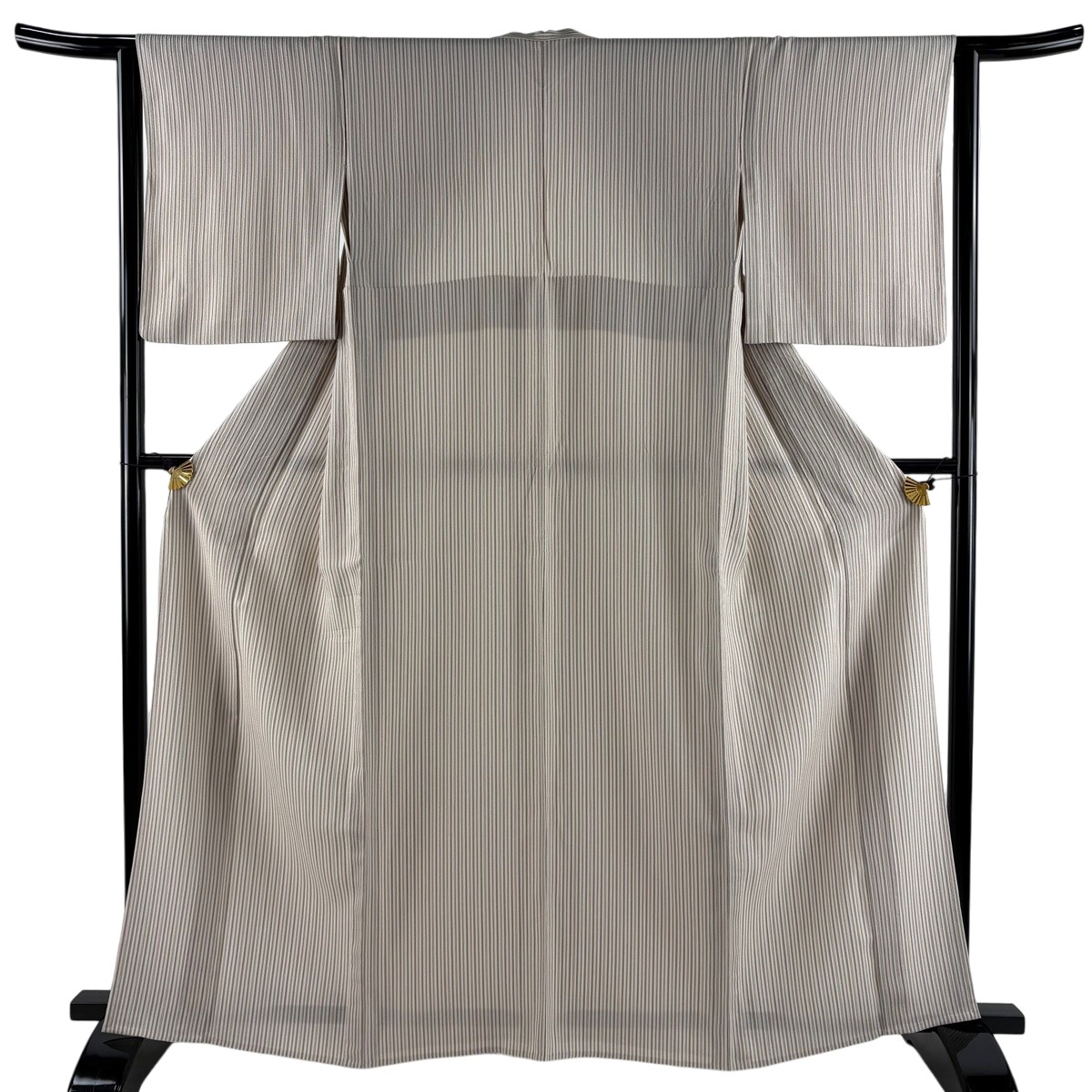 【美品】 小紋 身の丈163珊 裄丈62.5珊 S 単衣 縞 さくら色ベージュ 正絹 神品 【中古】