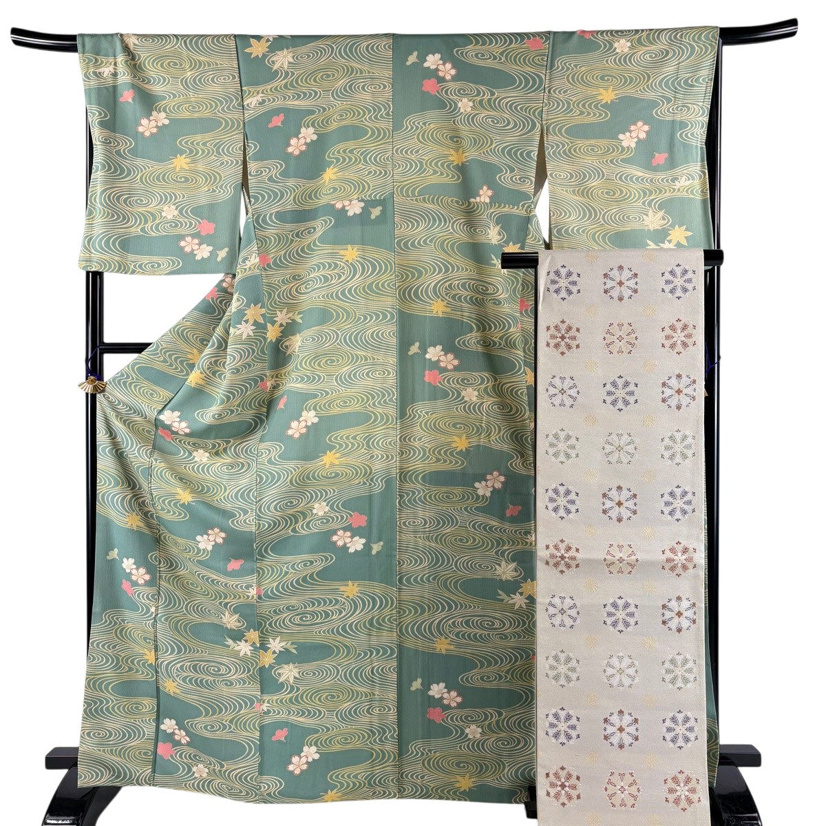 【美品】 小紋 身の丈167.5珊 裄丈68.5珊 L 袷 袋帯書き割り 桜 水筋 薄緑 正絹 秀品 【中古】