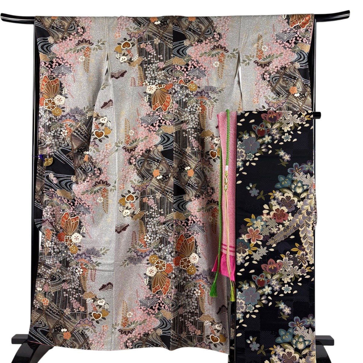 【美品】 振袖 身の丈161.5珊 裄丈65.5珊 M 袷 袋帯フルセット 蝶 顕花植物 現ナマ彩 薄墨色 正絹 秀品 【中古】