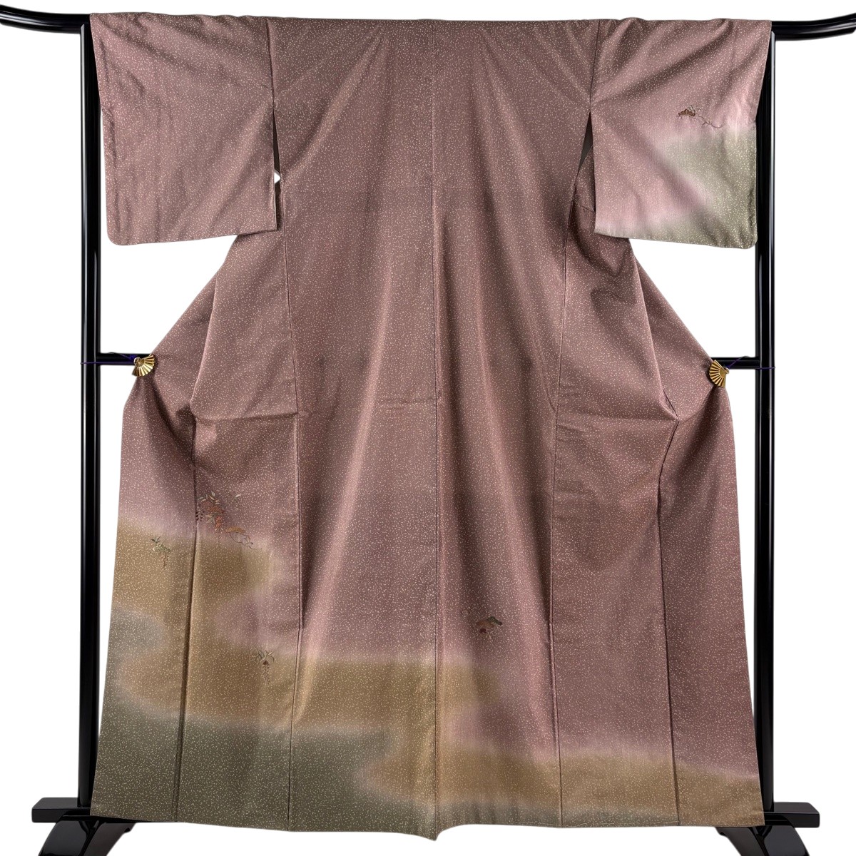 【美品】 付下げ 身の丈161珊 裄丈65.5珊 M 袷 紬地 笠松 霞 刺しゅう 金糸 灰紫 正絹 秀品 【中古】