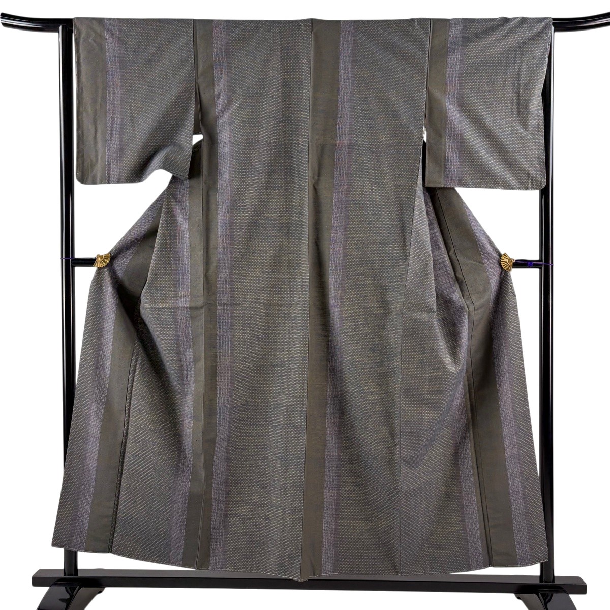 【美品】 紬 身の丈154.5珊 裄丈64.5珊 M 袷 証紙あり 亀甲絣 十字絣 薄墨色 正絹 秀品 【中古】