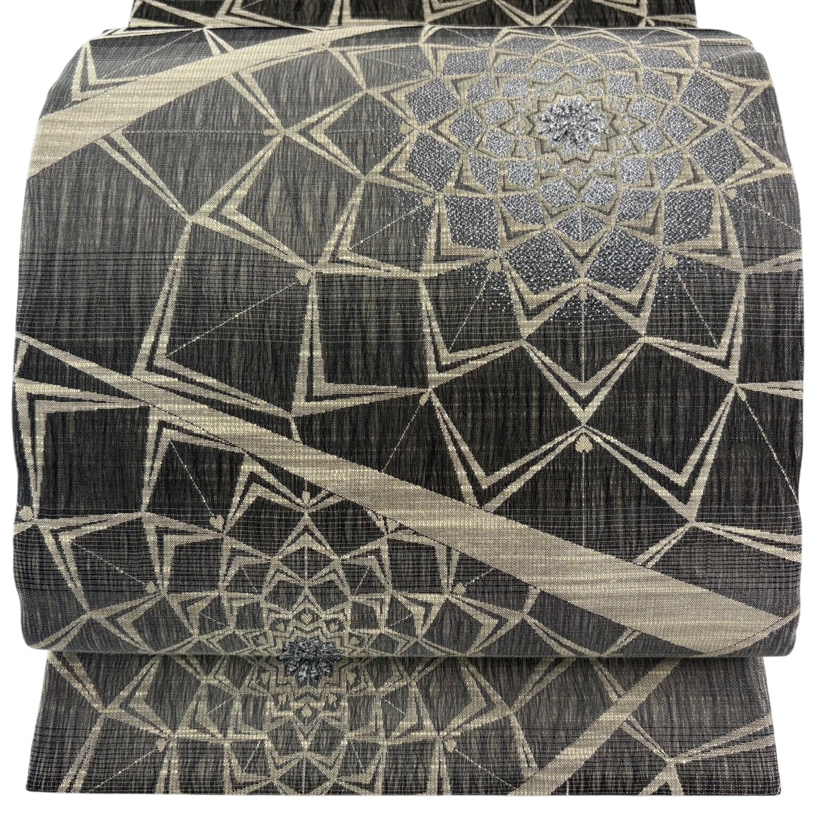 【美品】 袋帯 神品 やまと 華文 幾何学学飾りつけ 箔 黒灰 六通 正絹 【中古】