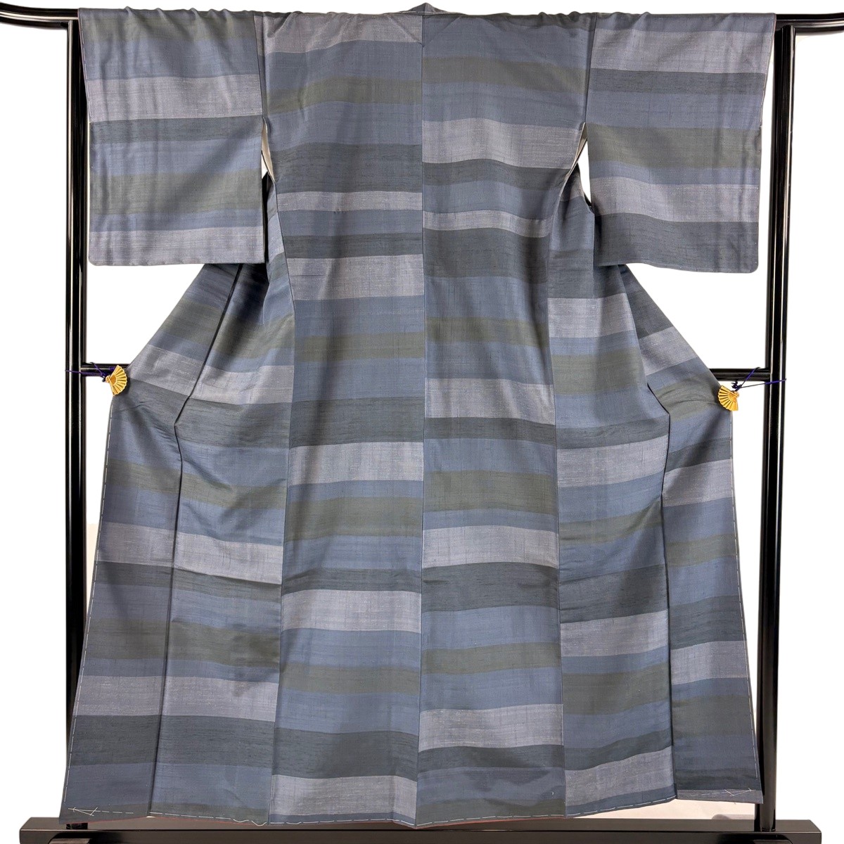 【美品】 紬 身の丈157.5珊 裄丈63.5珊 S 袷 段縞 青薄墨色 正絹 秀品 【中古】