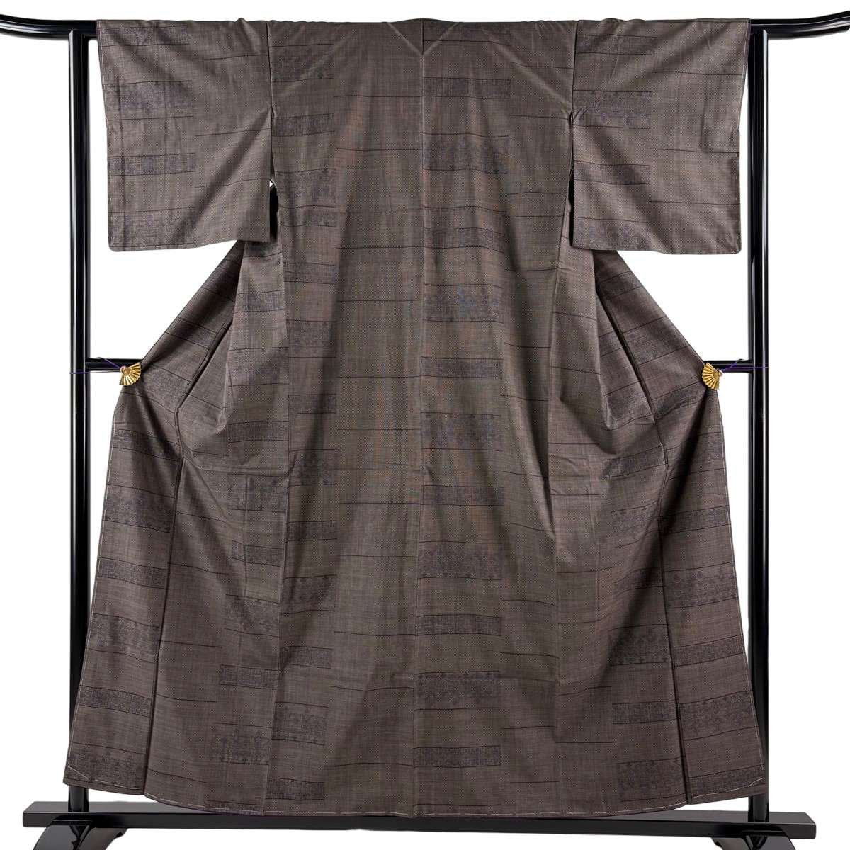【美品】 大島紬 身の丈155.5珊 裄丈63珊 S 袷 純泥染 証紙あり 段縞 菱 焦茶色 正絹 秀品 【中古】