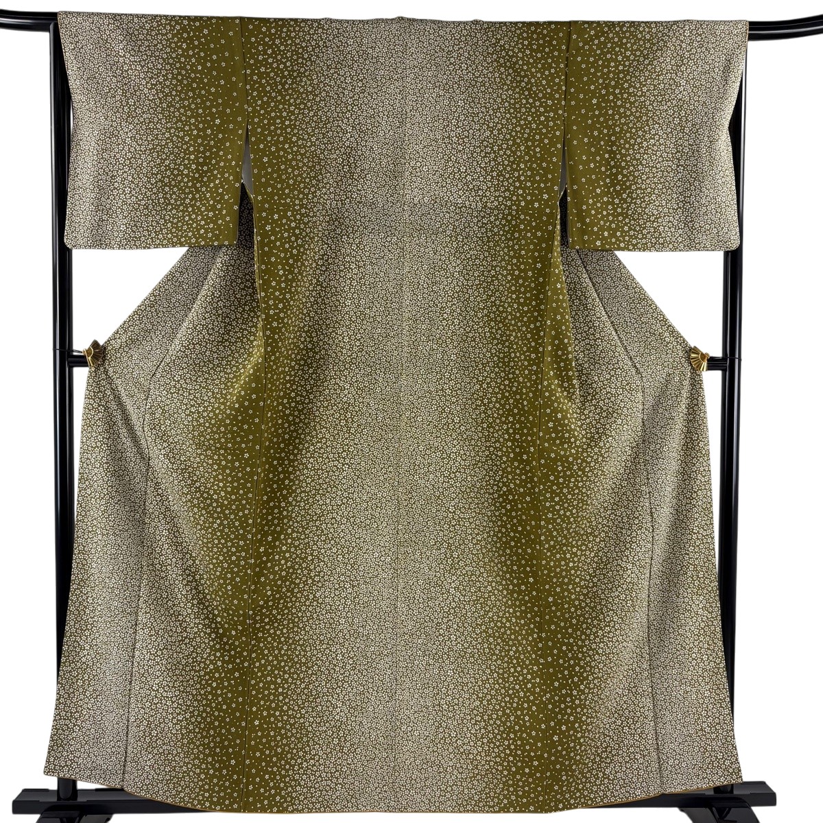 【美品】 小紋 身の丈158珊 裄丈66珊 M 袷 桜 花脣 ぼかし 鶯色 正絹 秀品 【中古】