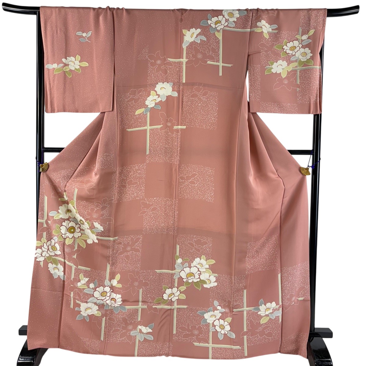 短い訪問着 身の丈171.5珊 裄丈68.5珊 L 袷 顕花植物 金糸 刺しゅう さくら色 正絹 秀品 一往紋 【中古】