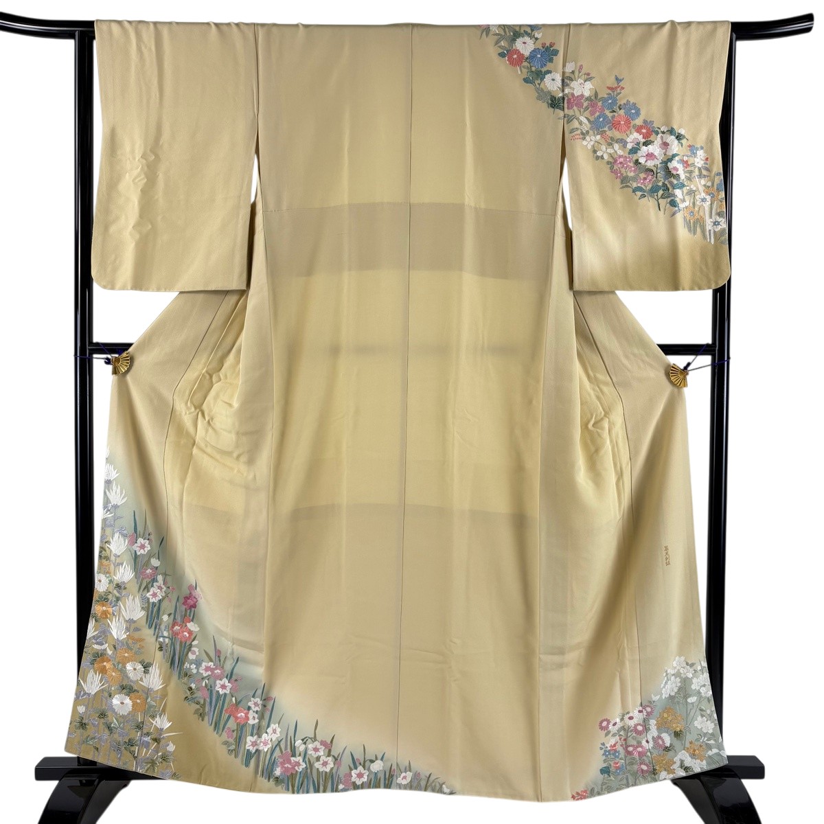 短い訪問着 身の丈160.5珊 裄丈65珊 M 袷 顕花植物 菊 刺しゅう ぼかし ベージュ 正絹 秀品 【中古】