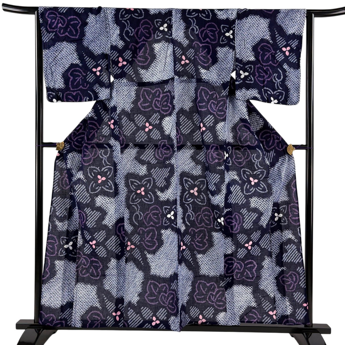 【美品】 浴衣 身の丈156.5珊 裄丈64珊 M 絞り浴衣 顕花植物 紺色 綿 神品 【中古】