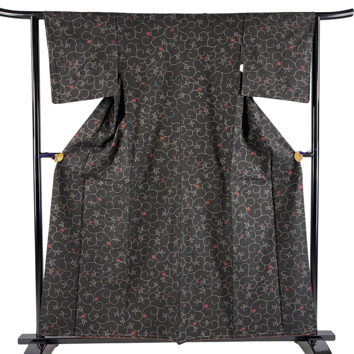 【美品】 大島紬 身の丈159珊 裄丈62.5珊 S 袷 純泥染 証紙あり 花唐草 墨色 正絹 秀品 【中古】