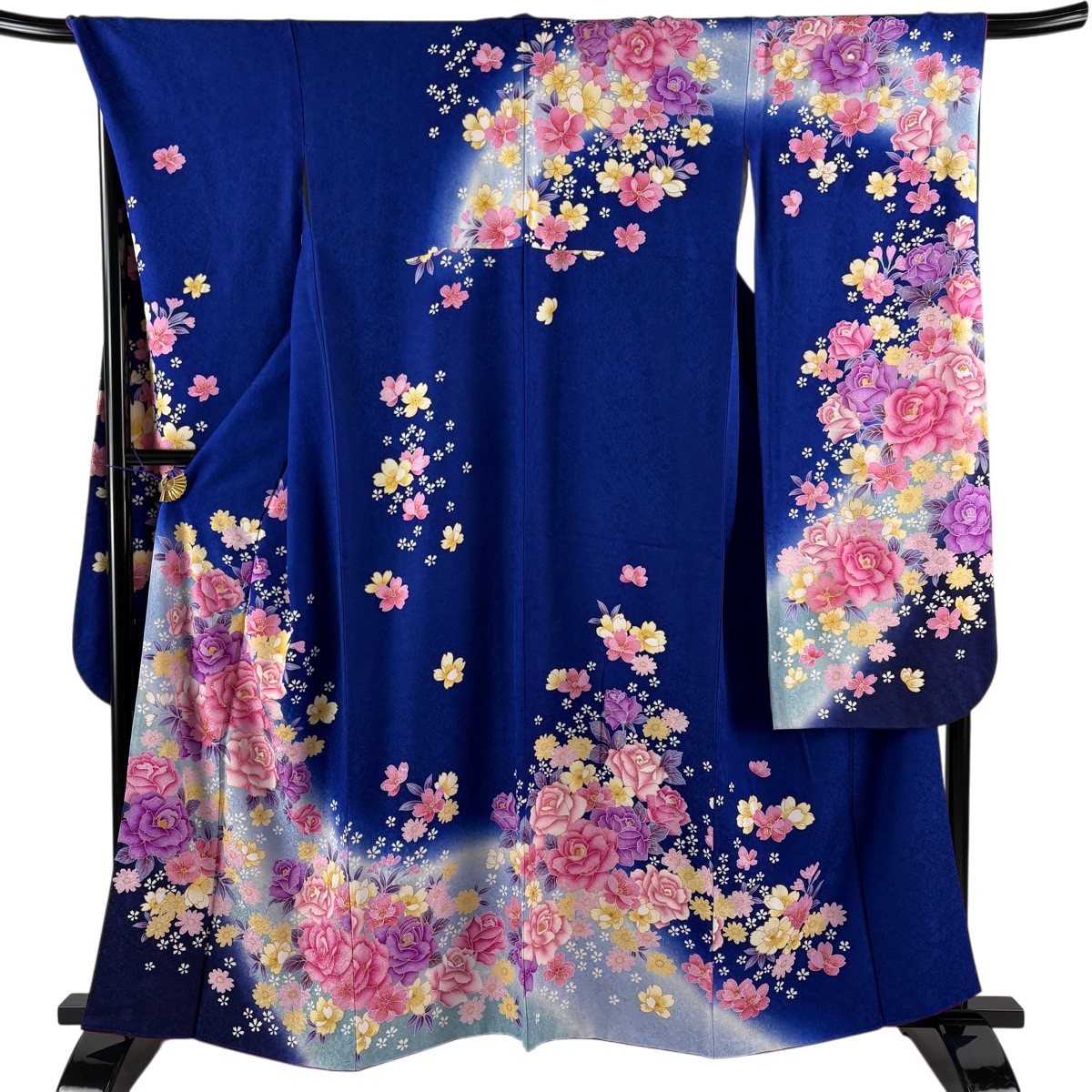 振袖 身たけ160糎 裄丈69糎 L 袷 ローズ 顕花植物 箔 金彩 青紫 正絹 名曲 【中古】