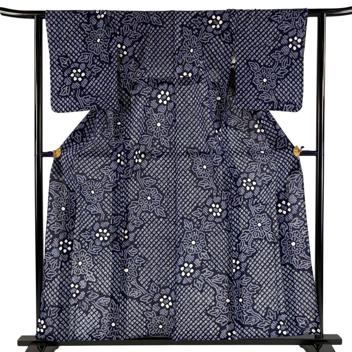 【美品】 浴衣 身たけ156.5糎 裄丈62糎 S 絞り浴衣 顕花植物 濃紺色 綿 名曲 【中古】