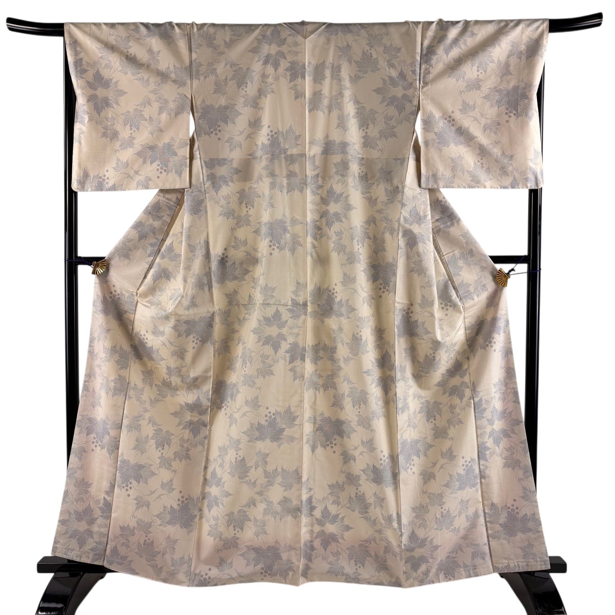 大島紬 身丈162.5cm 裄丈67.5cm L 袷 白泥 証紙あり 葉 実 クリーム 正絹 逸品 【中古】 msp30|バイセル 店