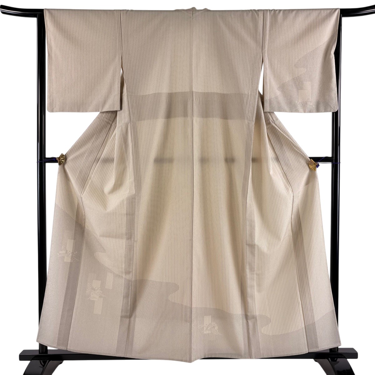 【美品】 付下げ 身丈158.5cm 裄丈64.5cm M 単衣 紬地 うさぎ 縞 ベージュ 正絹 名品 【中古】 msp30｜バイセル 店