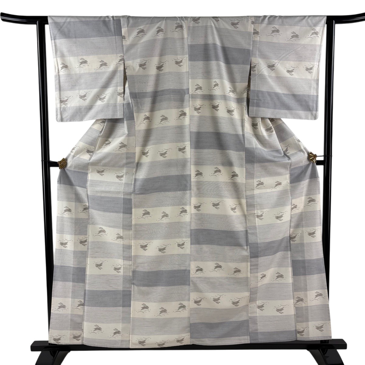 紬 身丈159cm 裄丈63cm S 単衣 兎 段縞 クリーム 正絹 秀品 【中古】 msp30｜バイセル 店