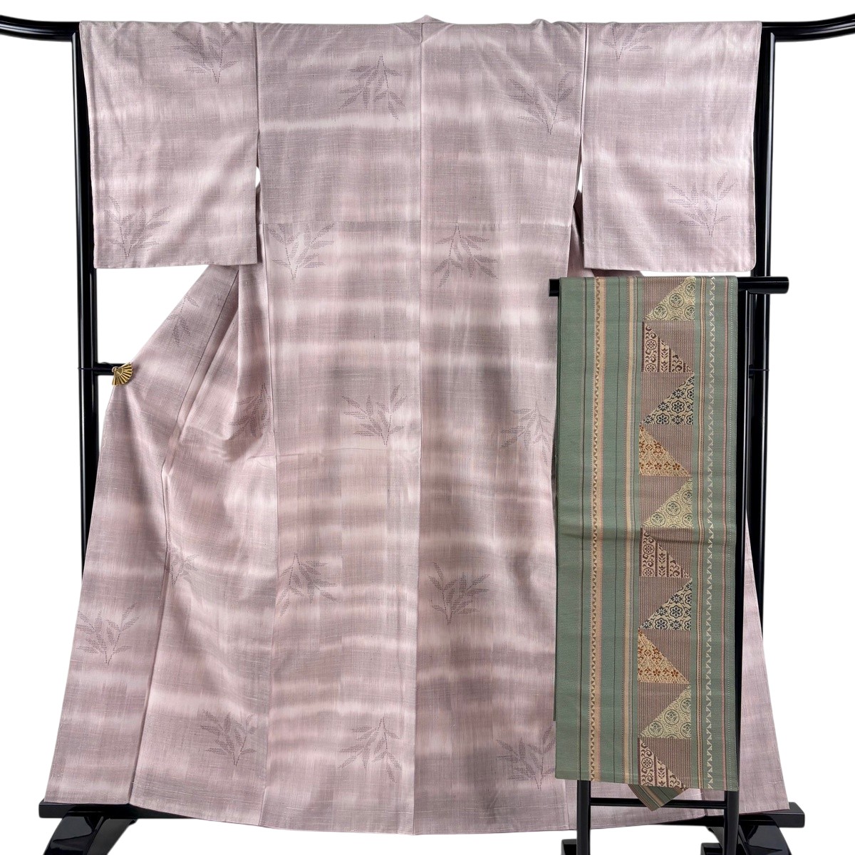 【美品】 紬 身丈161.5cm 裄丈65cm M 袷 名古屋帯セット 葉柄 亀甲絣 薄紫 正絹 秀品 【中古】 msp30|バイセル 店
