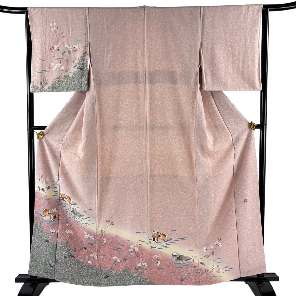 訪問着 身丈159.5cm 裄丈64cm M 袷 落款あり 鴛鴦 草花 染め分け ぼかし 薄ピンク 正絹 名品 【中古】｜バイセル 店