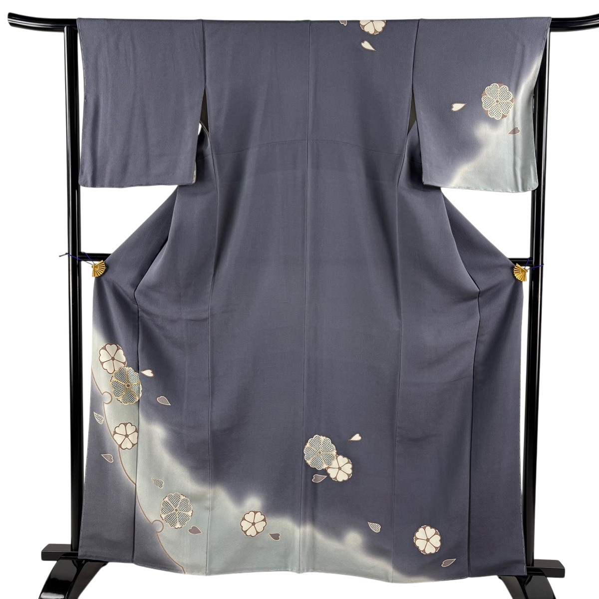 【美品】 訪問着 身丈163cm 裄丈65cm M 袷 桜 花びら 金糸 金彩 灰色 正絹 秀品 【中古】｜バイセル 店