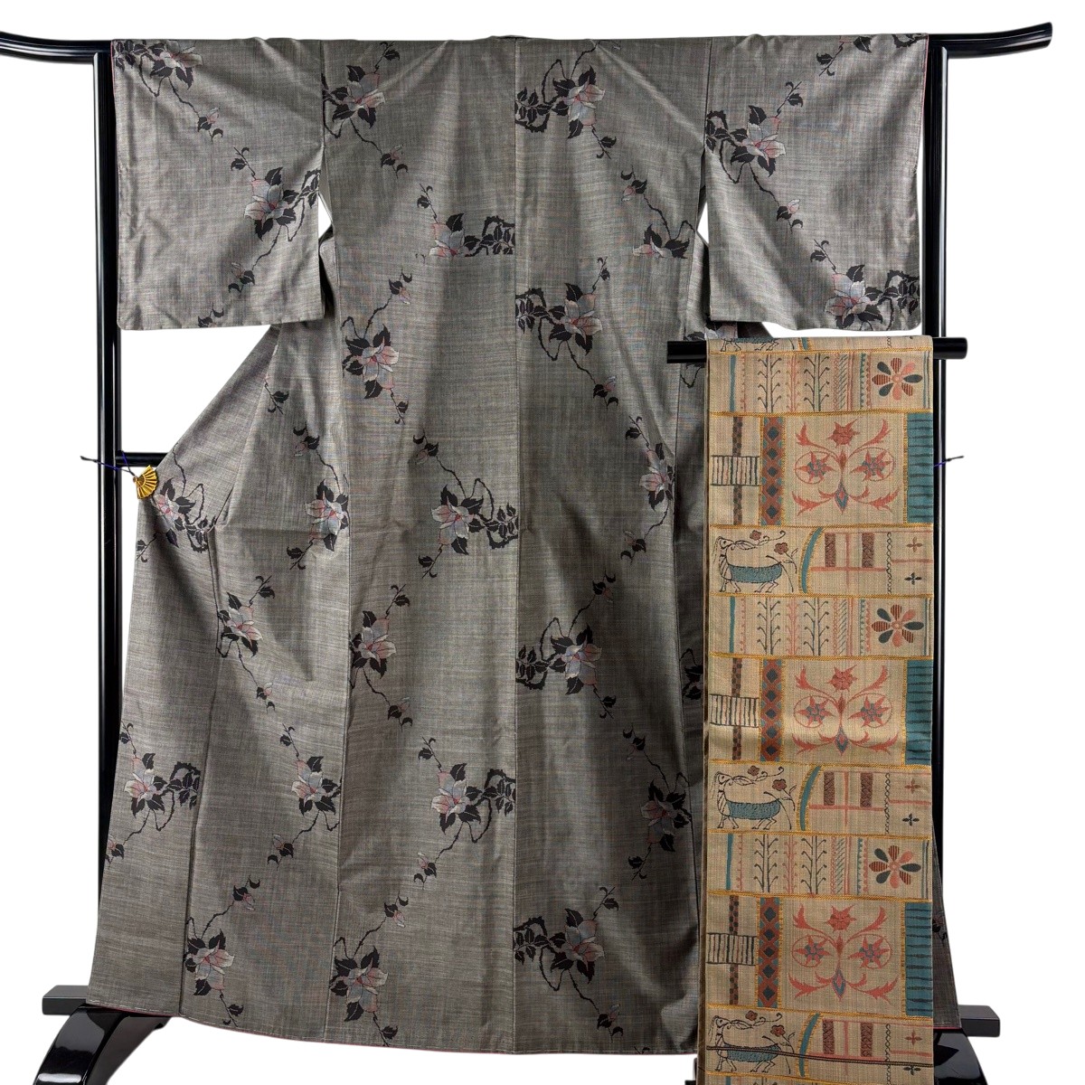 【美品】 紬 身丈163.5cm 裄丈63.5cm S 袷 袋帯セット 枝花 灰茶 正絹 秀品 【中古】｜バイセル 店