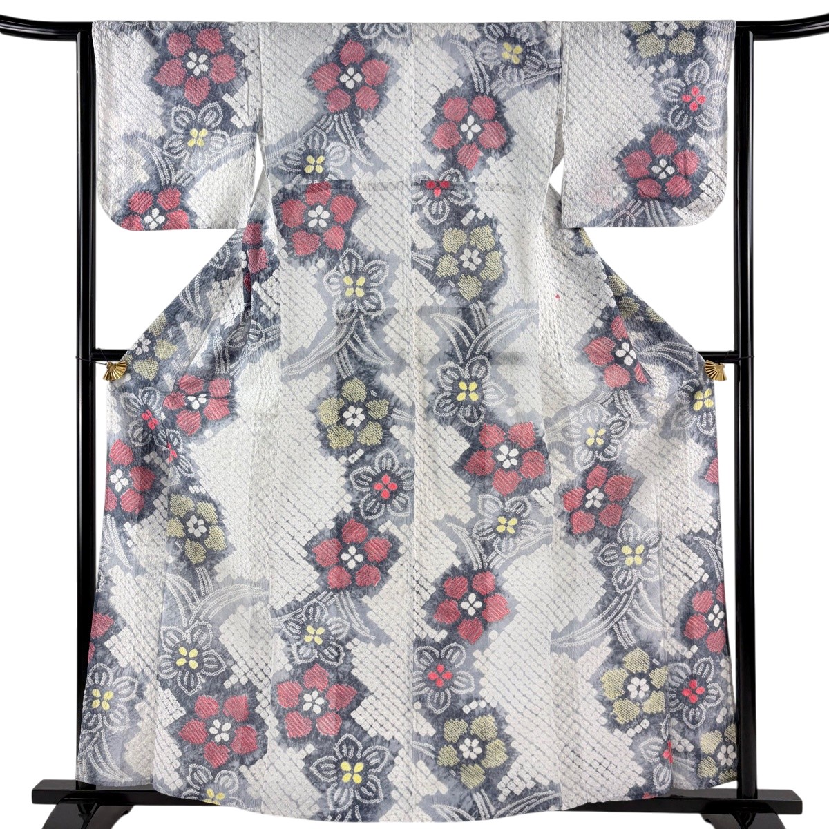 浴衣 身丈162cm 裄丈64cm M 絞り浴衣 草花 灰白 綿 名品 【中古】｜バイセル 店 16,350円