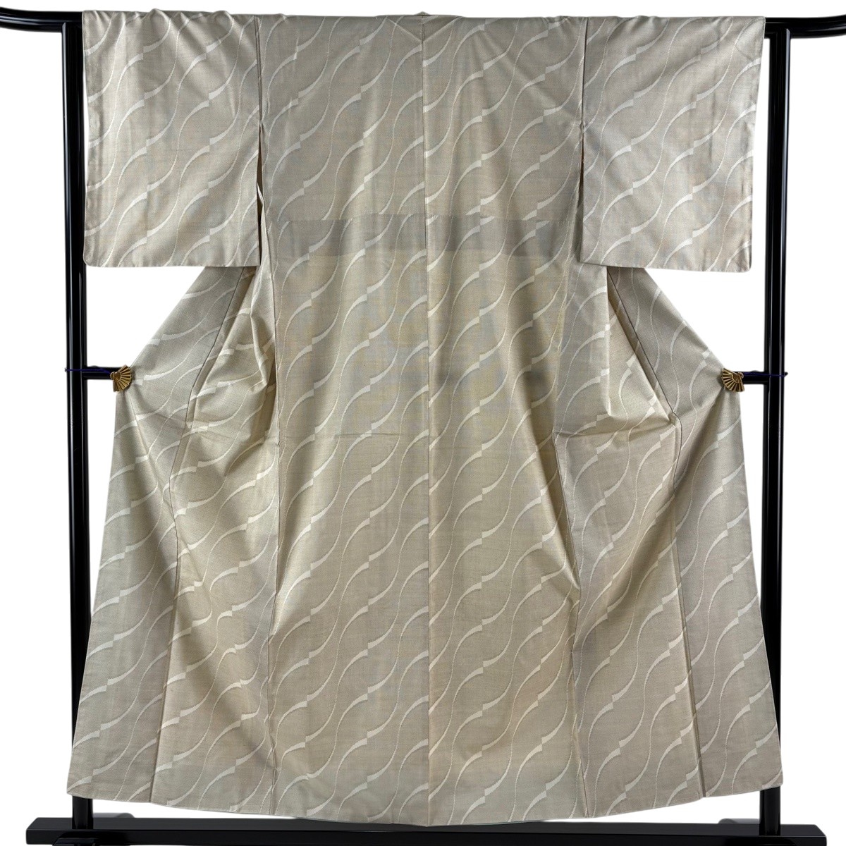【美品】 大島紬 身丈155cm 裄丈63cm S 袷 証紙あり 幾何学模様 ベージュ 正絹 名品 【中古】｜バイセル 店