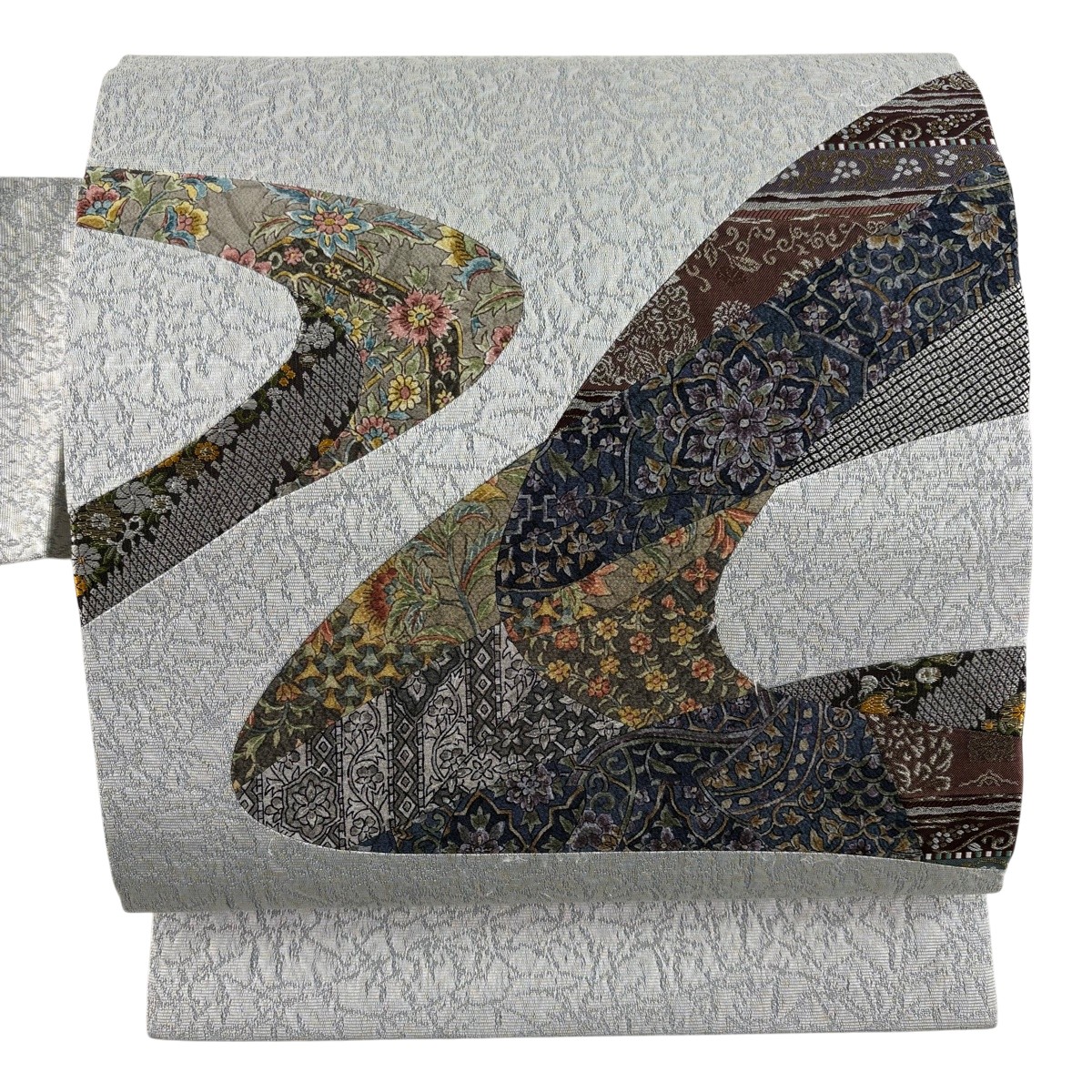 【美品】 名古屋帯 名品 華文 華唐草 金糸 切嵌 灰色 正絹 【中古】｜バイセル 店