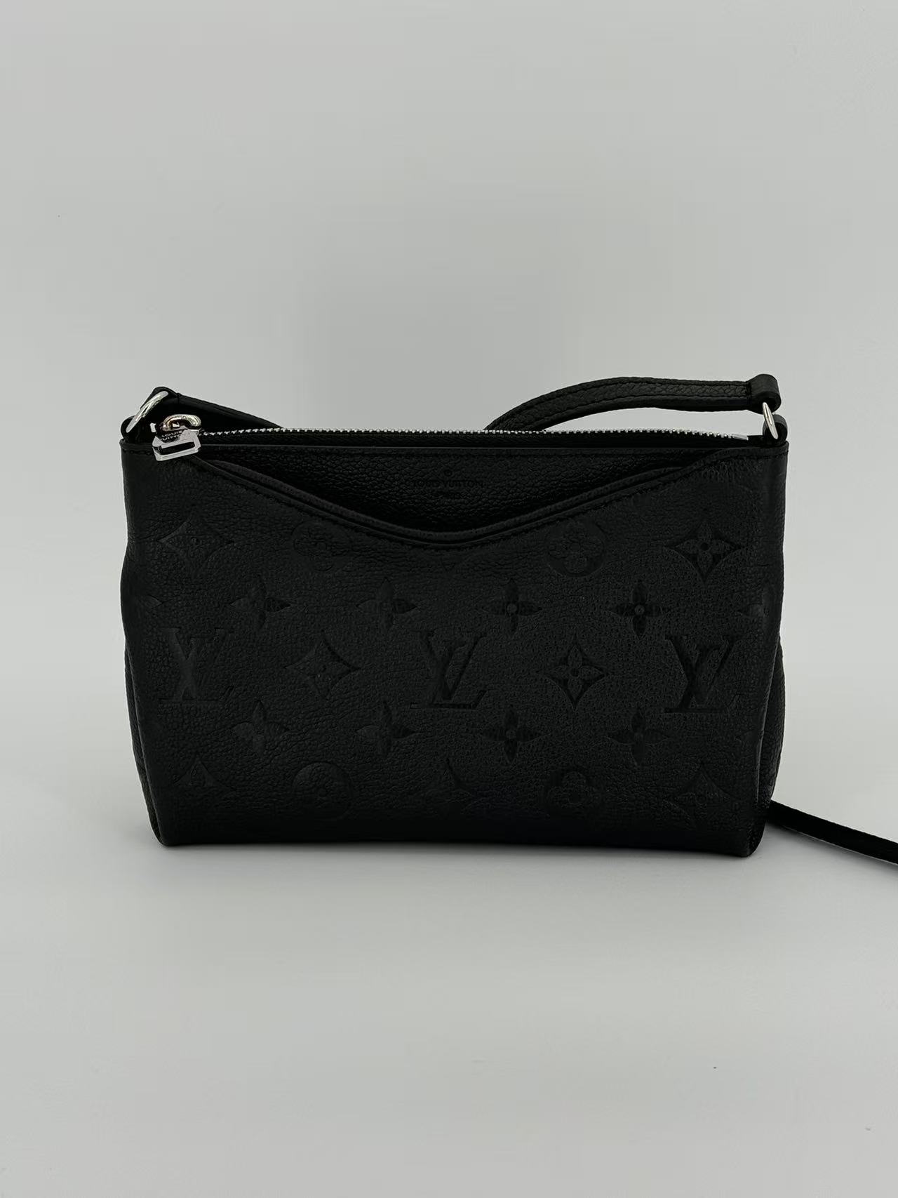 美品✨ルイヴィトン38 グロリアライン エンボス モノグラムアンプラント 黒 LOUIS VUITTON（ルイ・ヴィトン） 【新品同様】ルイヴィトン