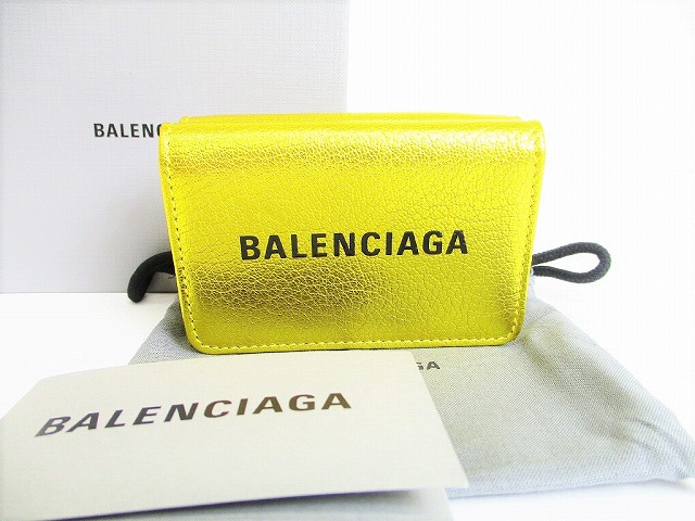 展示保管品 バレンシアガ Balenciaga メタリック ゴートレザー ミニウォレット 3つ折り財布 コンパクト財布 メンズ レディース ゴールド 中古 Mozago Com