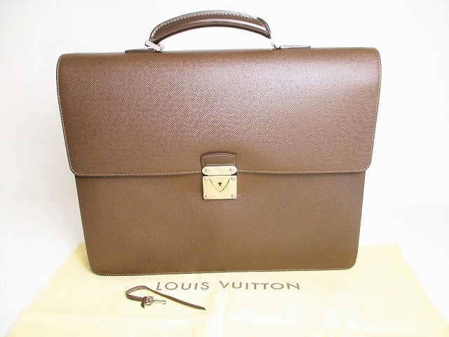 ネオ・ロブスト2 グラシエ M32657 LOUIS VUITTON】ルイ・ヴィトン ネオ・ロブスト2 ビジネス