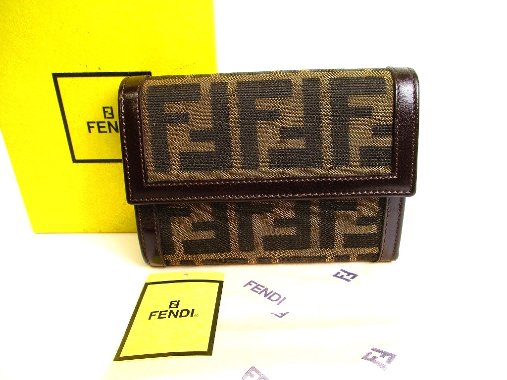 正規取扱店 フェンディ FENDI ズッカ 2つ折り 財布 コンパクト財布