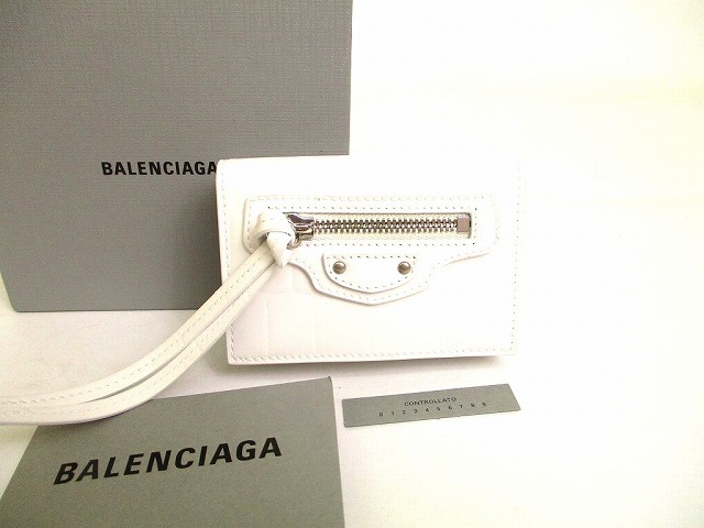【新古品】 バレンシアガ BALENCIAGA Neo Classic ミニウォレット 型押し カーフスキン 3つ折り紙入れ パウダーコンパクト紙入れ メンズ レディース 白 【中古】