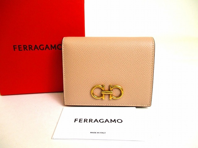 【未当て嵌める納める品】 サルバトーレ フェラガモ Salvatore Ferragamo ガンチーニ なめし革 ゴールド金具 2つ折り 紙入れ パウダーコンパクト紙入れ メンズ レディース ベージュ 【中古】