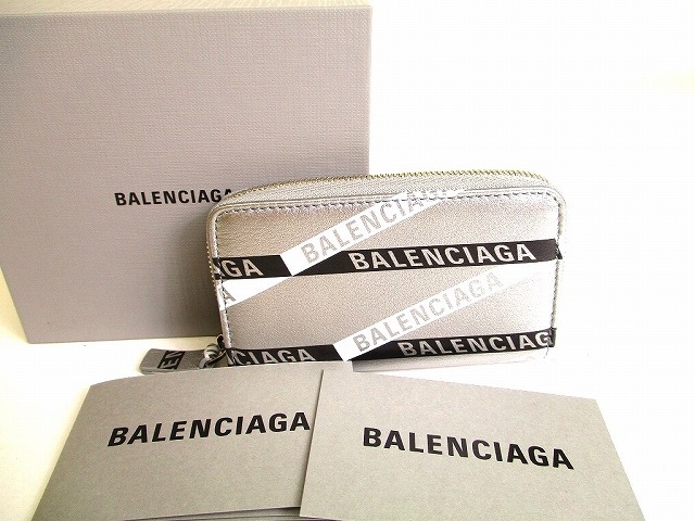 【未使用保管品】 バレンシアガ BALENCIAGA ロゴ レザー 小銭入れ コインパース メンズ レディース シルバー 【中古】 39,600円
